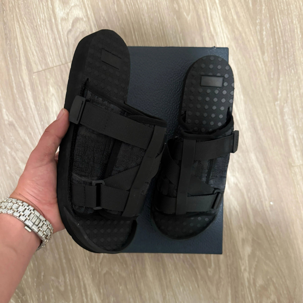 DD Black Slipper