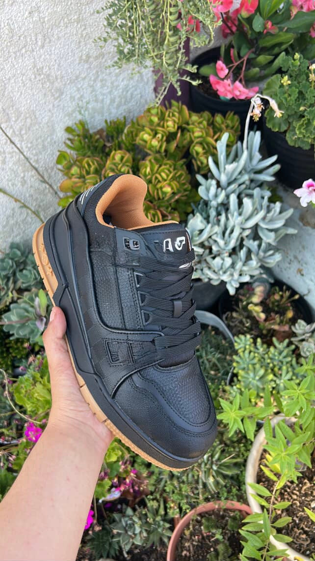 Trainer Tan Black